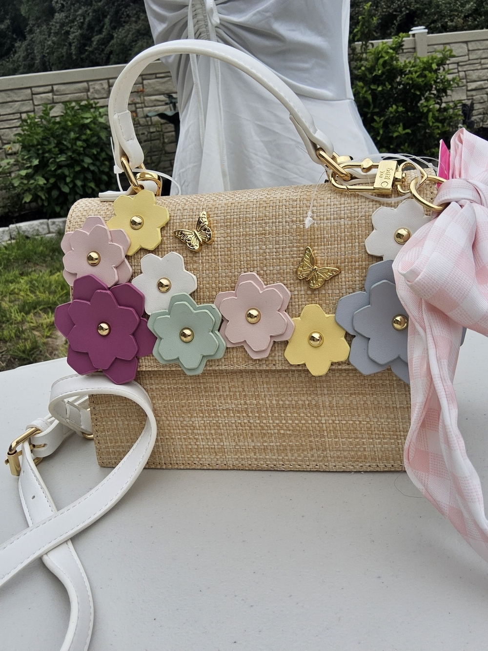 Betsey Johnson Beige Straw Satchel with Pink Bow & Floral Appliqués - Picture 2 of 6
